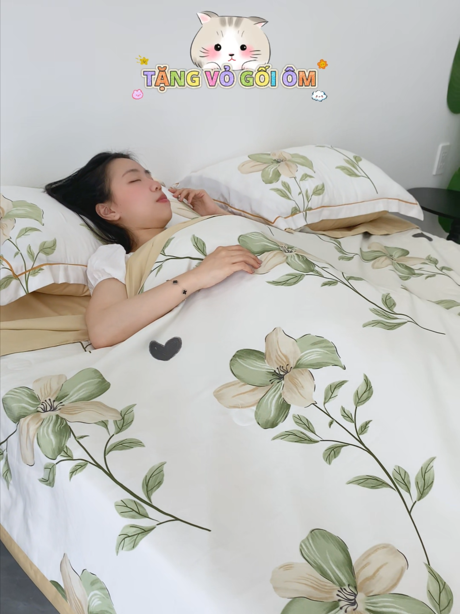 Với chất lụa Thái, bộ chăn ga này mang đến cảm giác mềm mại, mát lạnh khi tiếp xúc với làn da, giúp cơ thể dễ chịu hơn và ngủ ngon hơn nữa đó #8housbedding #combo4mon #changaluathai #luathai6d