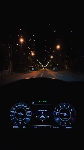 Kẻ say tình thì lam gi có tháng năm đâu…chỉ giông như toa cuối ga tàu..#🥺🥺 #mộtmình #buồn_tâm_trạng #homnaytethat #lu04091108 #nhớem #ươc_duoc_len_xu_huong #NhacHayMoiNgay #airồicũngkhác #fly❤️ #62longan 