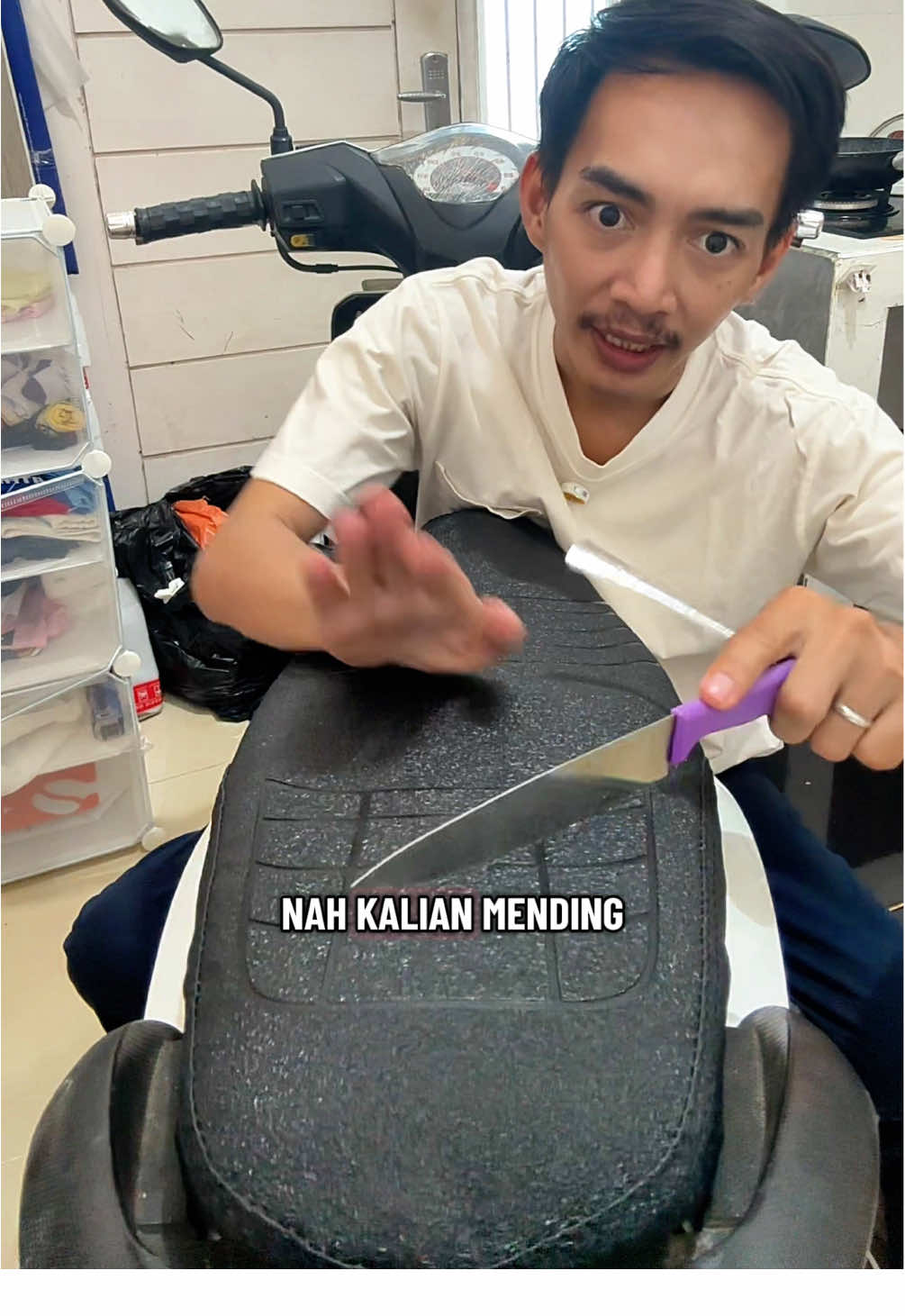 Cover jok motor anti cakar kucing #coverjokmotor #sarungjok #sarungjokanticakarankucing #wibgajian 