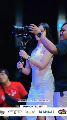 Laila Ayu Jadi Kameramen #sucidalamdebu #allartis #simpatikmusic #simpatikmusicstory 