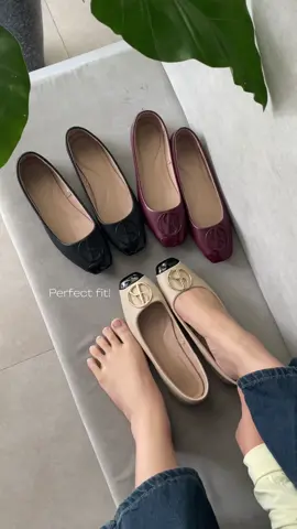 Stay comfortable while looking chic and neat! ✨💻 #flatshoes #shopatblow 