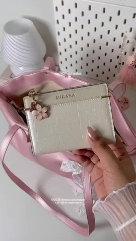Replying to @Yanna pov: you found your new everyday wallet 🤍✨ #mikanawallet #koyomi #beige #bifoldwallet #maragatchalian 