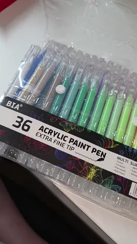 #acrylicpaintmarkers #gelpens #coloring #giftideas #artistsoftiktok 