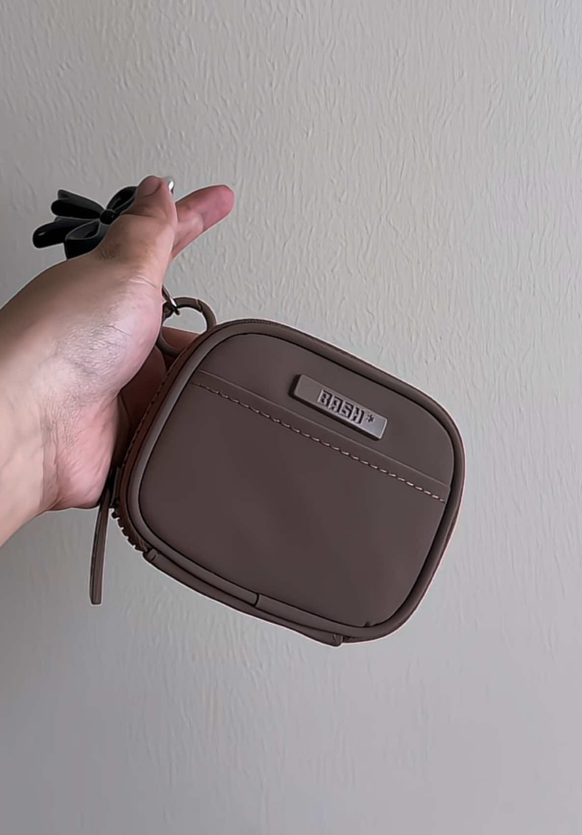 Ang gandaa niya! Bash wallet or cardholder! #fyp #wallet #cardholder #compactwallet #bashessentialscardholder 