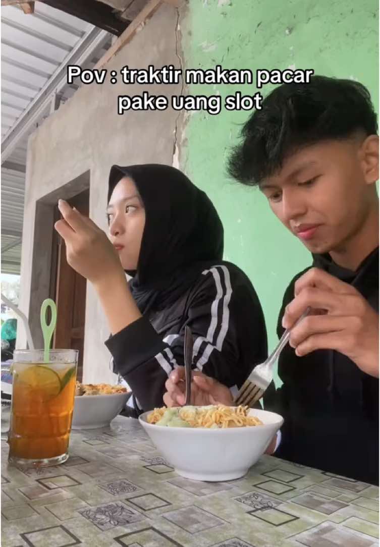 ya gimana lagi😞