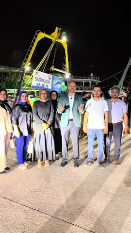 Mersin Valimiz Sayın Atilla Toros, TBMM Divan Katip Üyemiz, AK Parti Mersin Milletvekilimiz Sayın Havva Sibel Söylemez, AK Parti Erdemli İlçe Başkanımız Sayın Ali Mustafa Poş, Erdemli Kaymakamımız Sayın Aydın Tetikoğlu, Cumhur İttifakı Belediye Başkanımız Sayın Mustafa Kara, Balıkçılık ve Su Ürünleri Genel Müdür Yardımcısı Sayın Dr. Erdinç Güneş, İl Tarım Müdürümüz Sayın Erdem Karadağ, İlçe Tarım Müdürümüz Sayın Mesut Yıldız, İlçe Müftümüz Sayın İbrahim Yiğit, Ziraat Odası Başkanımız Sayın Rasim Şahin, Su Ürünleri Kooperatifleri Bölge Birliği Başkanı Sayın Yalçın Sakın ,Su Ürünleri Kooperatif Başkanı Sayın İsmail Taş, kıymetli balıkçı kardeşlerimiz ve aileleri; 2025–2026 Balıkçılık Av Sezonu Açılış Törenine katılım sağladılar. Cenab-ı Allah’tan Balıkçılarımız için bereketli ve kazasız bir sezon olmasını diliyoruz. #RecepTayyipErdoğan      