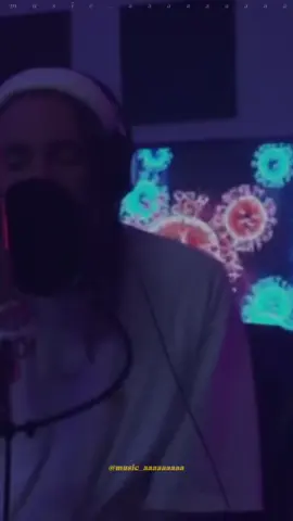 La canción se llama Remind me de Chase Atlantic, la acaban de sacar y me encanta lo increíble que es🫐 #chaseatlantic #remindme #chaseatlantic #fyp #foryoupage 