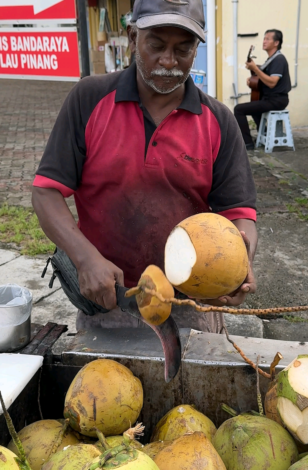 Perfect Fruit Cutting Skills - Malaysian Street Food #streetfood #fruit #fruitcutting #malaysia