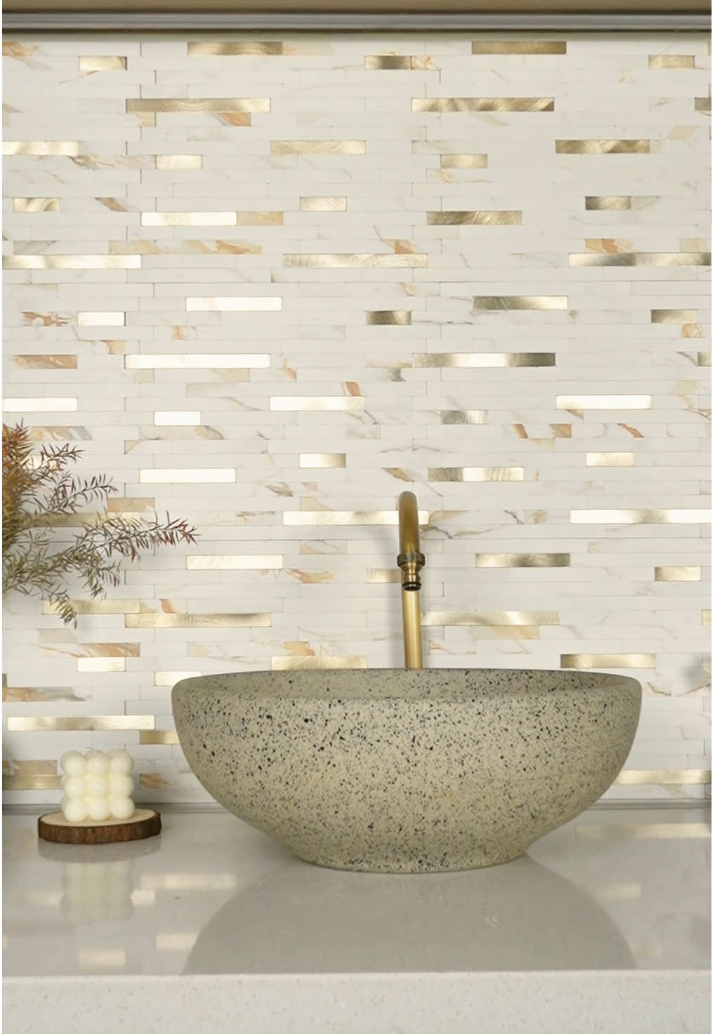My bathroom looks fabulous. #stickgoo #peelandsticktile #backsplashtile #DIY #peelandstickbacksplash #bathroommakeover #bathroomdecor #homeimprovement #homedecor #kitchenbacksplash #fypage