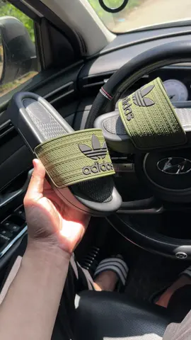 Màu Hot Nhất 2025 Gọi Tên DA01 #dépnam #dépquaingang #dép 