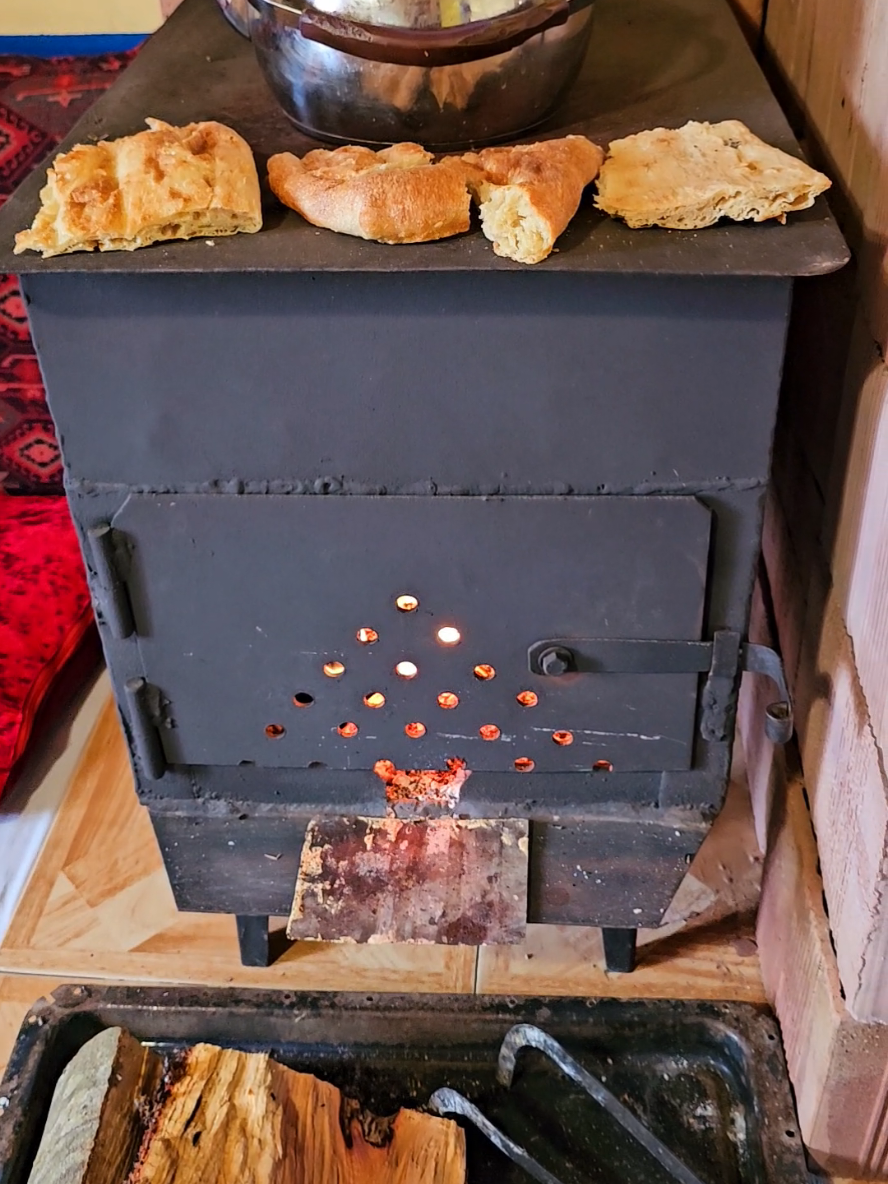 məşədi İbad demişkən heç hənanın yeri idi 😂😂 dünya saatı düz imiş düz saat 11 tamamda anqırdı 😂😂