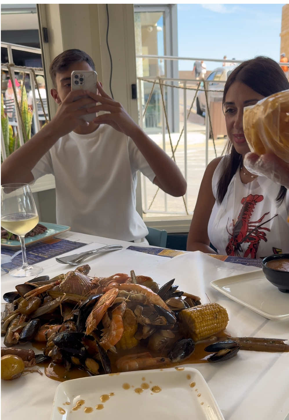 #seafoodboil #lobster #maltabluegrotto #seafoodlover #lobsterandcrab 