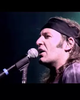 Posted #withregram @Vasco Rossi  Sì  STUPENDO! MI VIENE IL VOMITO  È PIÙ FORTE DI ME Non lo so se sto qui o se ritorno... se ritorno... #stupendo 