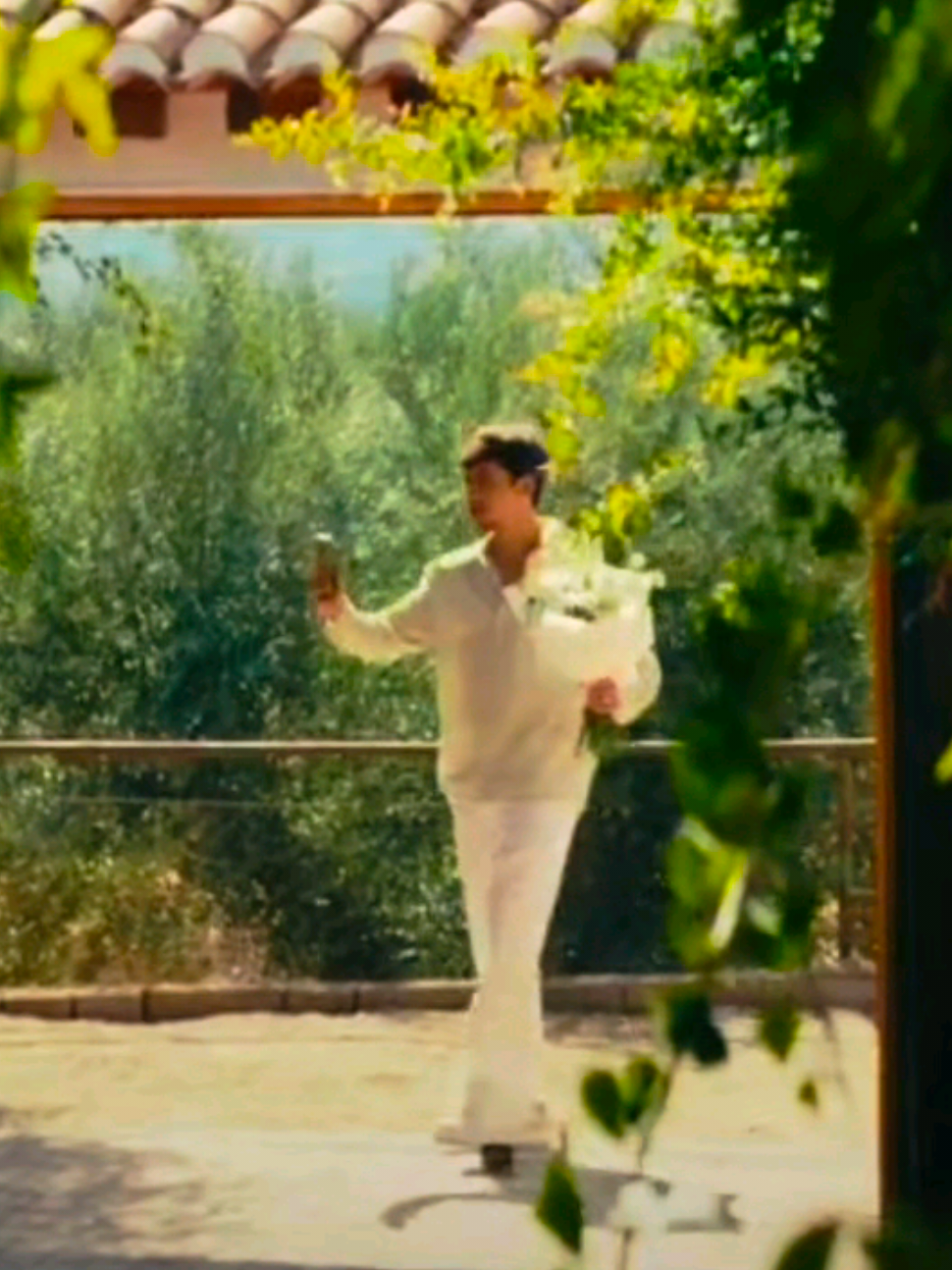 Harris J - Hayati❤️  Lirik yg paling bikin baper On lyric 👇🏻 Lord only knows I can see my future in your eyes You've given me hope I've been praying for you all my life, ooh If I'm being honest You make me feel like a better man If you let me meet your father Then I'm gonna ask him for your hand ooh Ya Habibi I need you in my life Ooh ya Habibi I'll love you till the day that I die Hayati ihrisi ala qalbi li'annaki fih By Allah it's a whole big waste of time For any other girl who's thinking of me, ooh A'iduki annani sa'uhibbuki hatta mamati By Allah nobody else could ever have my heart It's on lock and only you got the key Hayati.. Hayati #harrisj #hayati #foryoupage #masukberandafyp #harrisjsong 