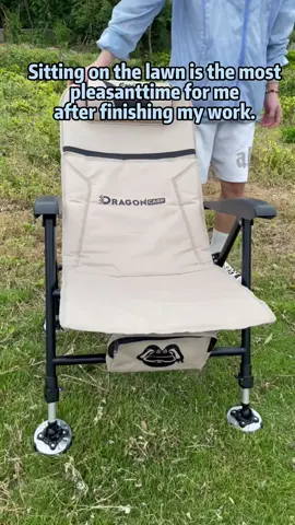 Once the fishing chair is unfolded, it is incredibly stable! Adjust the backrest, put some bait on the hook, and wait for the fish to bite!