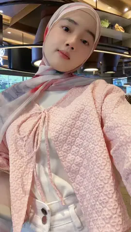 outfit cek ke sorean cahaya nya udah redup hehe