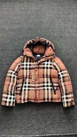 Winter Fashion jacket 🥶#outfitinspo #pufferjacket #winterjacket #downjacket #burberry 
