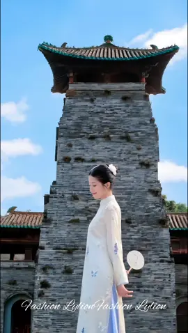 Áo dài DIÊN PHÚC, cách tân dáng suông 4 tà tơ óng thêu hoa và bướm #thoitrangnu #aodaiVietNam #aodaicachtan #fashionlylion #aodaitet 