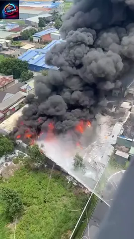 Cập nhật thêm vụ cháy nhà sưởng ở thuận An, Hồ chí minh sáng nay. #hồchíminh  #thuậnan  #cháy 