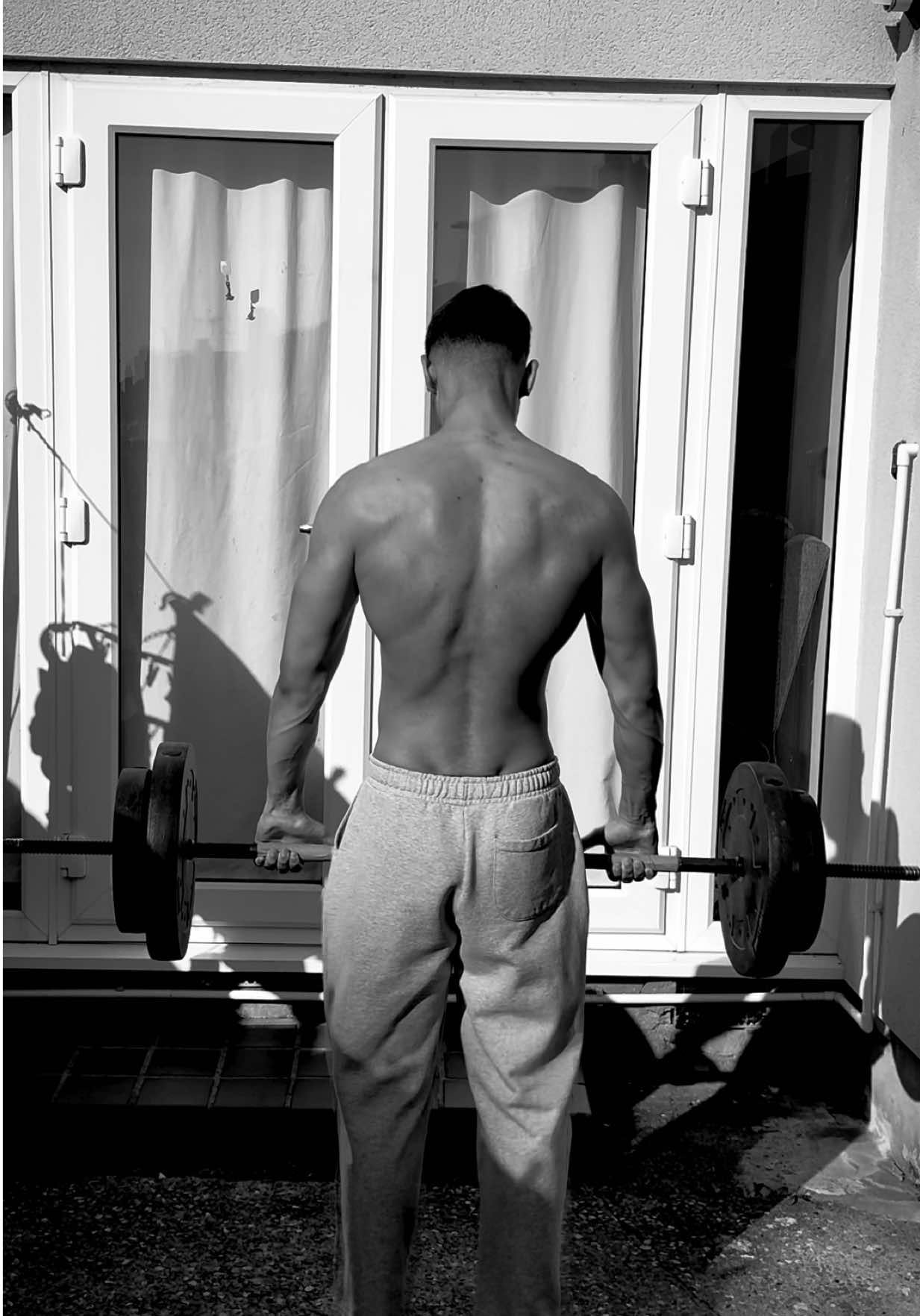 Be the light in the darkness 💪🏽 #grey #darkness #fitnessfreak #london #homeworkout 