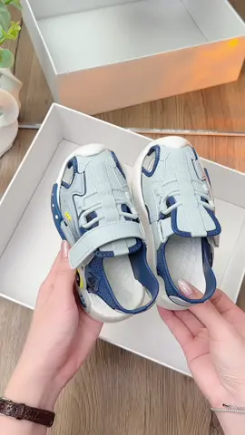 Dép Sandal Rọ Trẻ Em Mũi Kín #tiemgiayacha #sandalchobe 