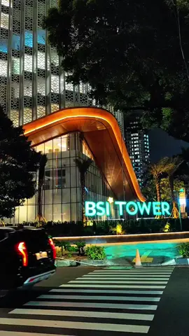 ternyata adem jg nongkrong d dekat gedung DANAREKSA+BSI TOWER..sekalian ke monas😉 #citylights #citylightsjakarta #citylightvibes #explorejakarta #4u 