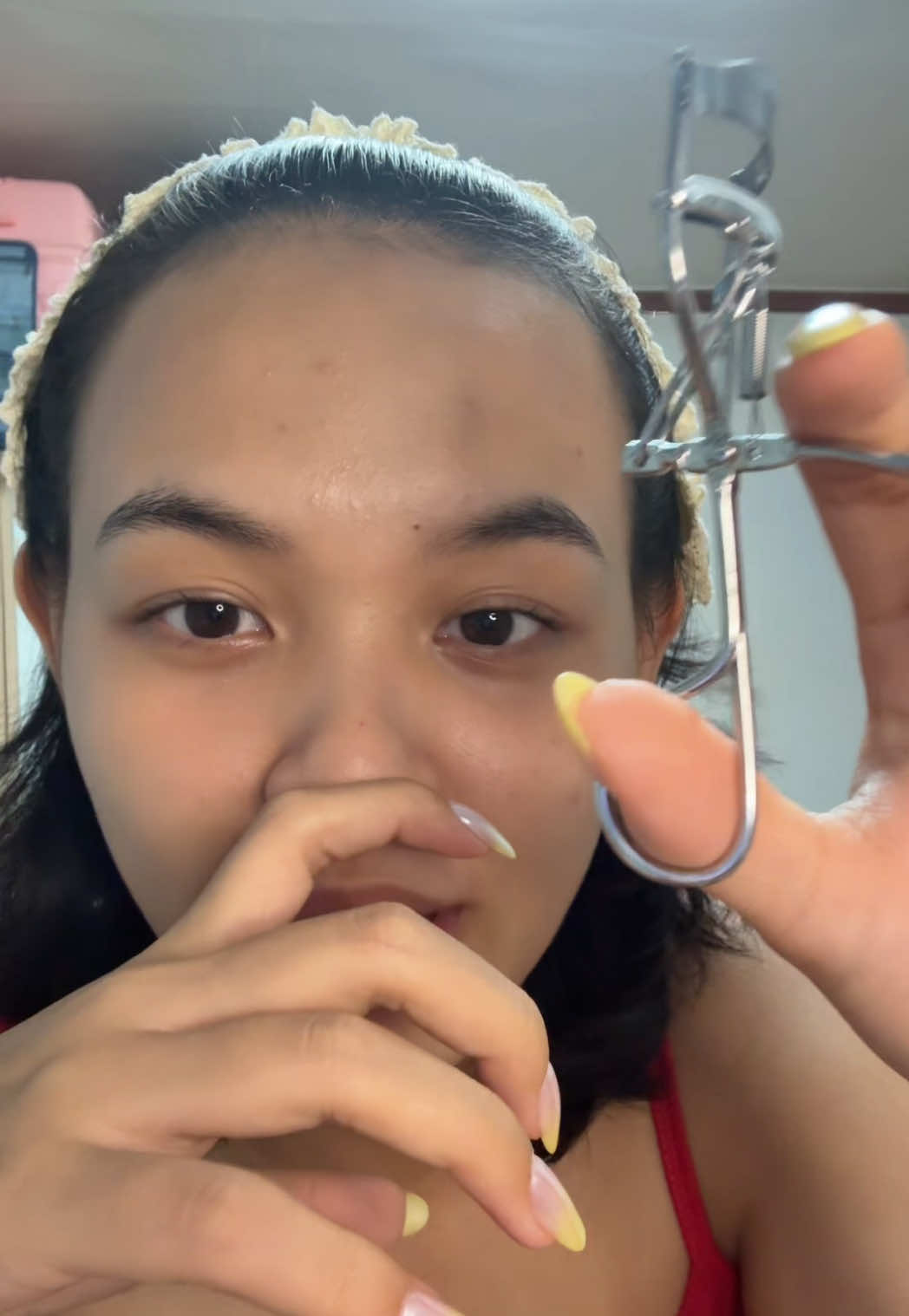 kẹp bấm mi này đá hết mấy cây đắt ra chuồng 🐓 🤣 #nuphuakdok #fyp #makeup #xuhuong 