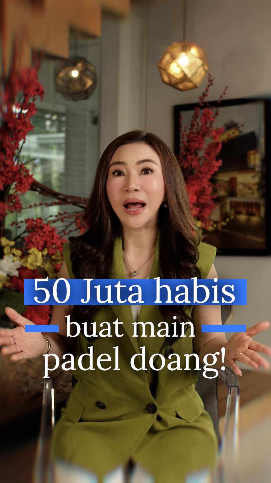 50 juta setahun… cuma buat main padel? 😳 kalau pakai Coach bisa 65-75 juta per tahun 🤔🤔🤔 Baju, sepatu, raket, sewa lapangan, sampai coach. Belum lagi makan minum & nongkrongnya. Kalau dihitung, itu setara modal buka bisnis atau biaya sekolah anak setahun di dalam negeri.  Jadi kalau ngerasa udah kerja/bisnis mati-matian tapi duitnya nggak kelihatan… Jangan-jangan, larinya ke lapangan padel. 🤭 Follow akun ini @aprilianalim kalau mau upgrade mindset, hidup, dan kekayaan!  #padel