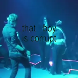 #frerard |  i legit thought about editing them to this song and i finally got around to doing it , i hope you enjoy this silly thing  #mychemicalromance #gerardway #frankiero #sabrinacarpenter 