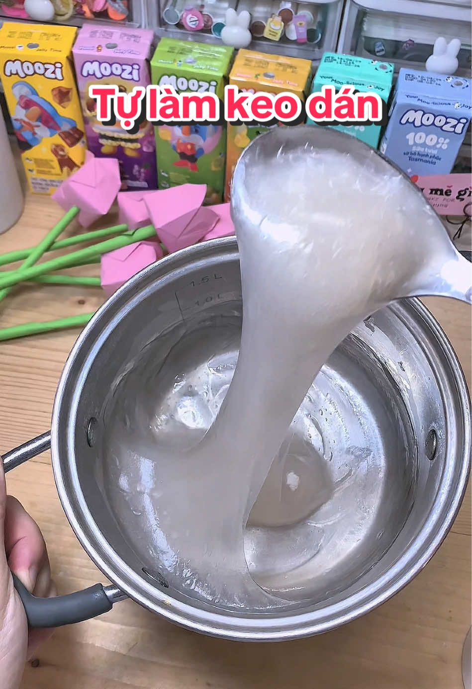 Tự làm keo dán đơn giản chưa tới 2 🐠 nè #umegiay #DIY #glue #LearnOnTikTok 