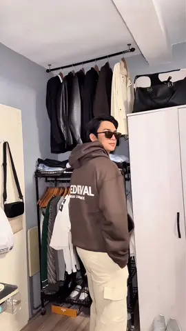 New fave hoodie from @Medievalmnl 🔥