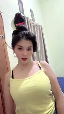 Hp nya ngelek😭
