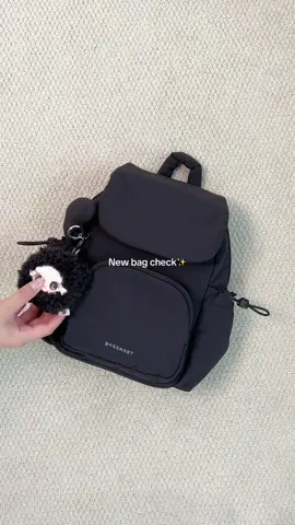 You need this cute mini backpack🖤Three colors are available in the link below🫶🏻#bagsmart #bagsmartmy #beggalas #backpack #minibag 
