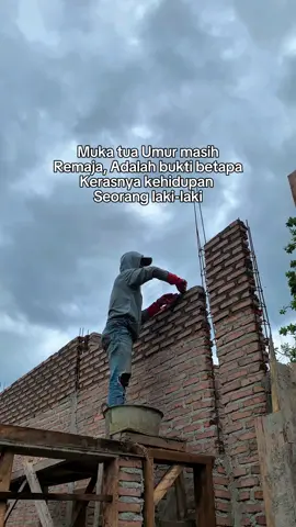 tuek kepanasan bolo🤣🤣 #kulibangunan #CapCut #kuli #kuliproyek #fypage #fouryoupage #katakata #quotes #fyp #viral #fypシ゚viral #storykuli #bolokulibangunan 