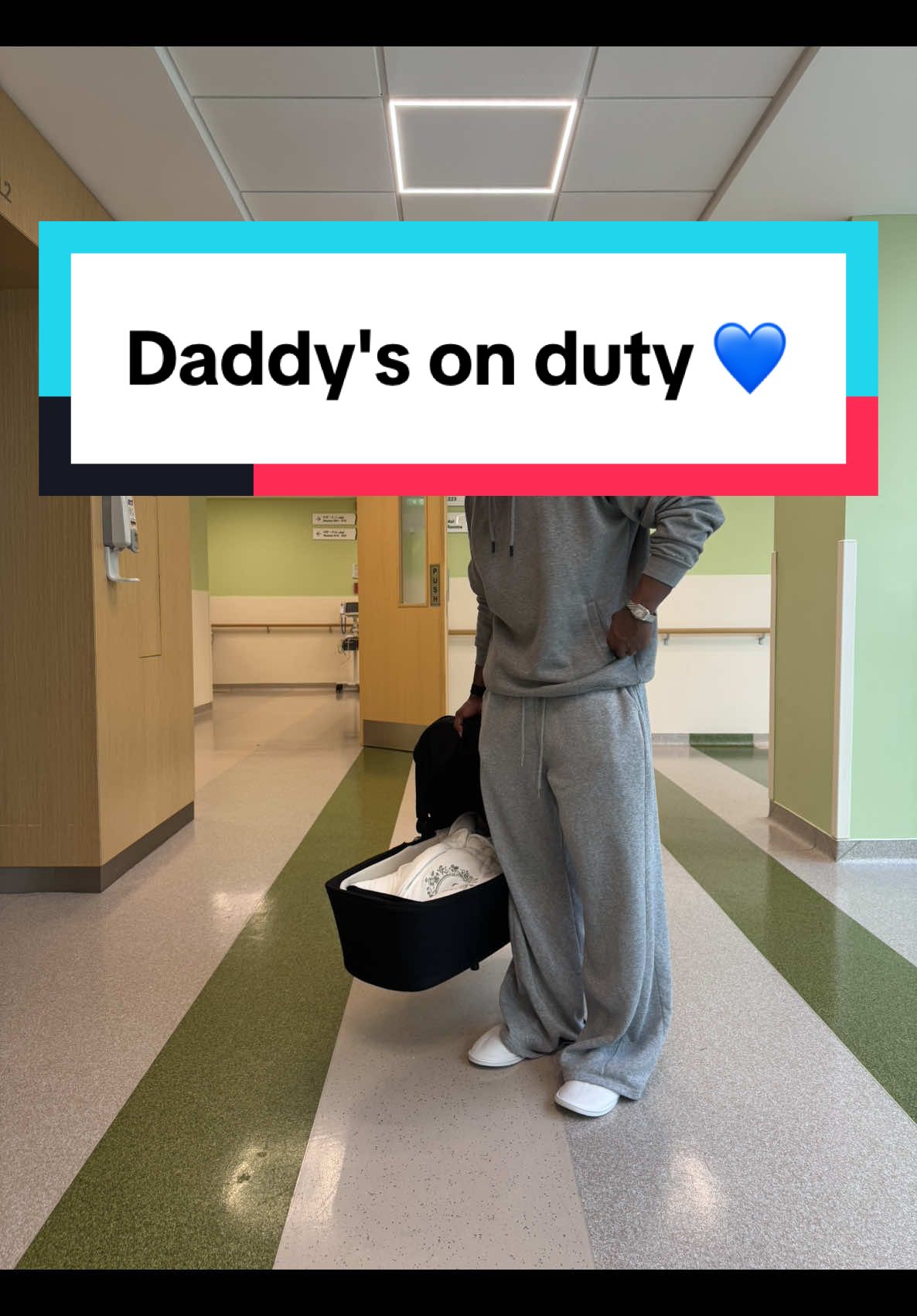 It’s daddy’s turn 💙 #dad #parents #newborn #baby #september 