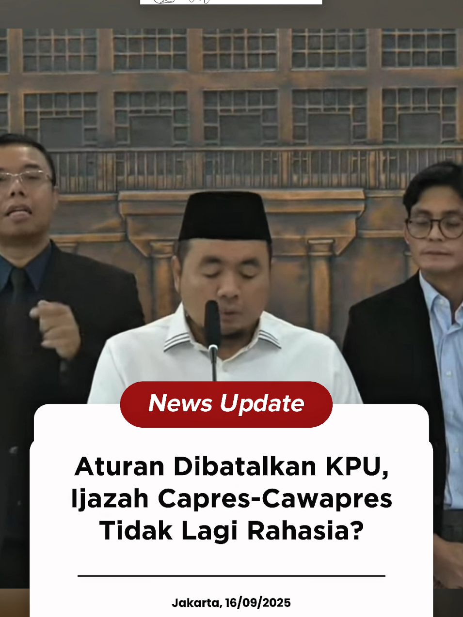 Usai memancing perhatian publik, Komisi Pemilihan Umum (KPU) RI akhirnya membatalkan Keputusan KPU RI Nomor 731 Tahun 2025 tentang Penetapan Dokumen Persyaratan Pasangan Calon Presiden dan Wakil Presiden Sebagai Informasi Publik yang Dikecualikan KPU. Sebelumnya, lewat peraturan itu, ijazah Calon Presiden (Capres) dan Calon Wakil Presiden (Cawapres) masuk jadi salah satu dokumen yang dirahasiakan. Keputusan itu menimbulkan kekecewaan berbagai pihak. Pada akhirnya KPU RI menggelar konferensi pers pada Selasa (16/9) untuk mencabut peraturan itu. Dasar pencabutan ini, kata Ketua KPU RI Affifuddin, lantaran mendapat.... Selengkapnya baca di: https://klikfakta.com/2025/09/aturan-dibatalkan-kpu-ijazah-capres-cawapres-tidak-lagi-rahasia/ #newsupdate #viraltiktok #kpu #ijazahcaprescawapres #berandamu 