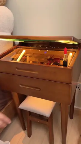 It saves S00000 much space and doesn't even look like a makeup vanity from the outside, looks like a regular vanity! #furniture #vanity #tiktokmakemebuyit #makeupvanity #homedecor #3in1 #dealsforyoudays #flashale