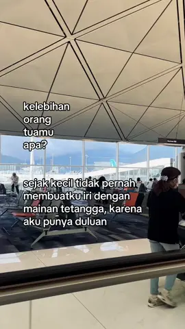 Sifat iri itu mulai terbentuk dari kita sejak kecil, but thanks papa mama sejak kecil gak pernah membuatku iri atas milik orang lain🤍 