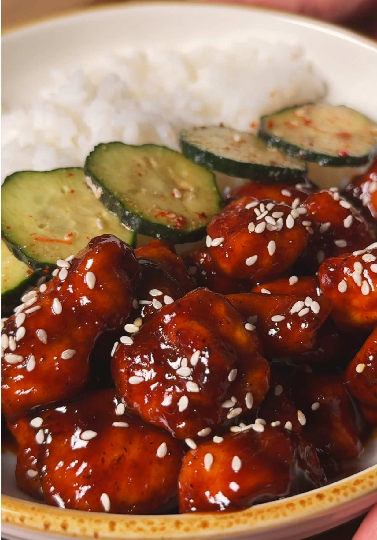 ЖАРЕНАЯ КУРИЦА ПО-КОРЕЙСКИ С РИСОМ Эта корейская жареная курица настолько вкусная, что я готовлю ее каждую неделю. Сохраняйте простой и быстрый рецепт. #корейскаяеда #рецептза5минут #курица 