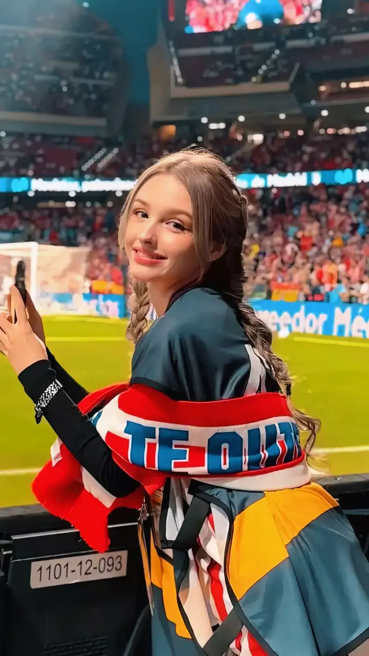 fans Atletico Madrid tercantik😍😍 #atleticomadridfans #elinakarimova #supportercantik #paprandom #foryoupage 