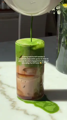 the pour was such a fail but this pecan matcha is still tasty 🍵🍂 #matcha #icedmatcha #icedmatchalatte #matchatutorial #engagement 