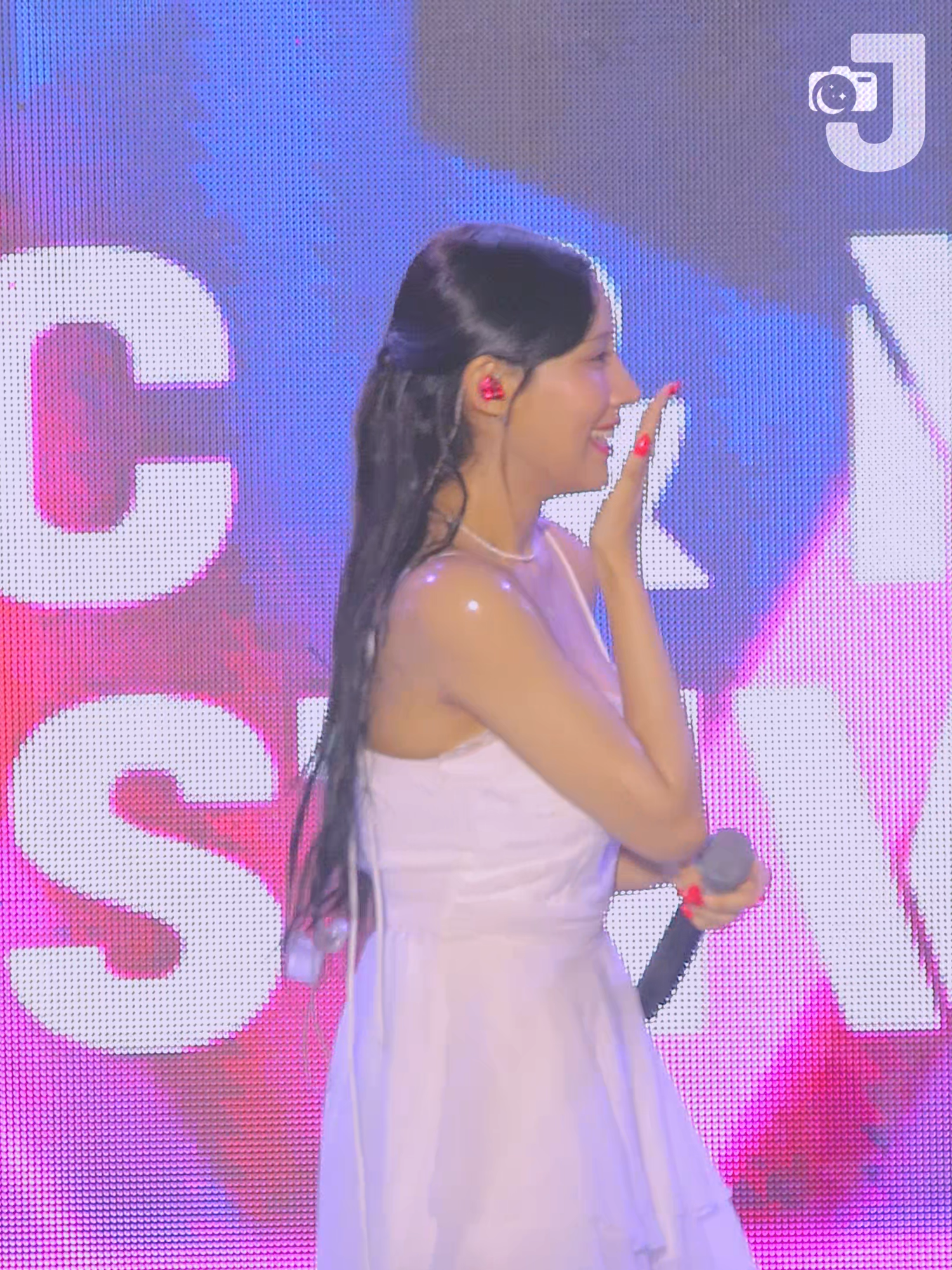 물 맞아서 젖었어요...라잇썸 초원