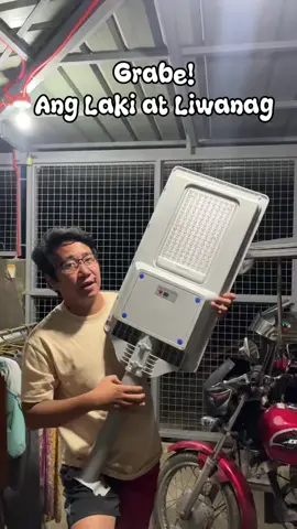 Solar Street Light with Remote Control Sensor Waterproof Automatic Charging #solarlight #solarstreetlight #light #solar #solarlights #lights 