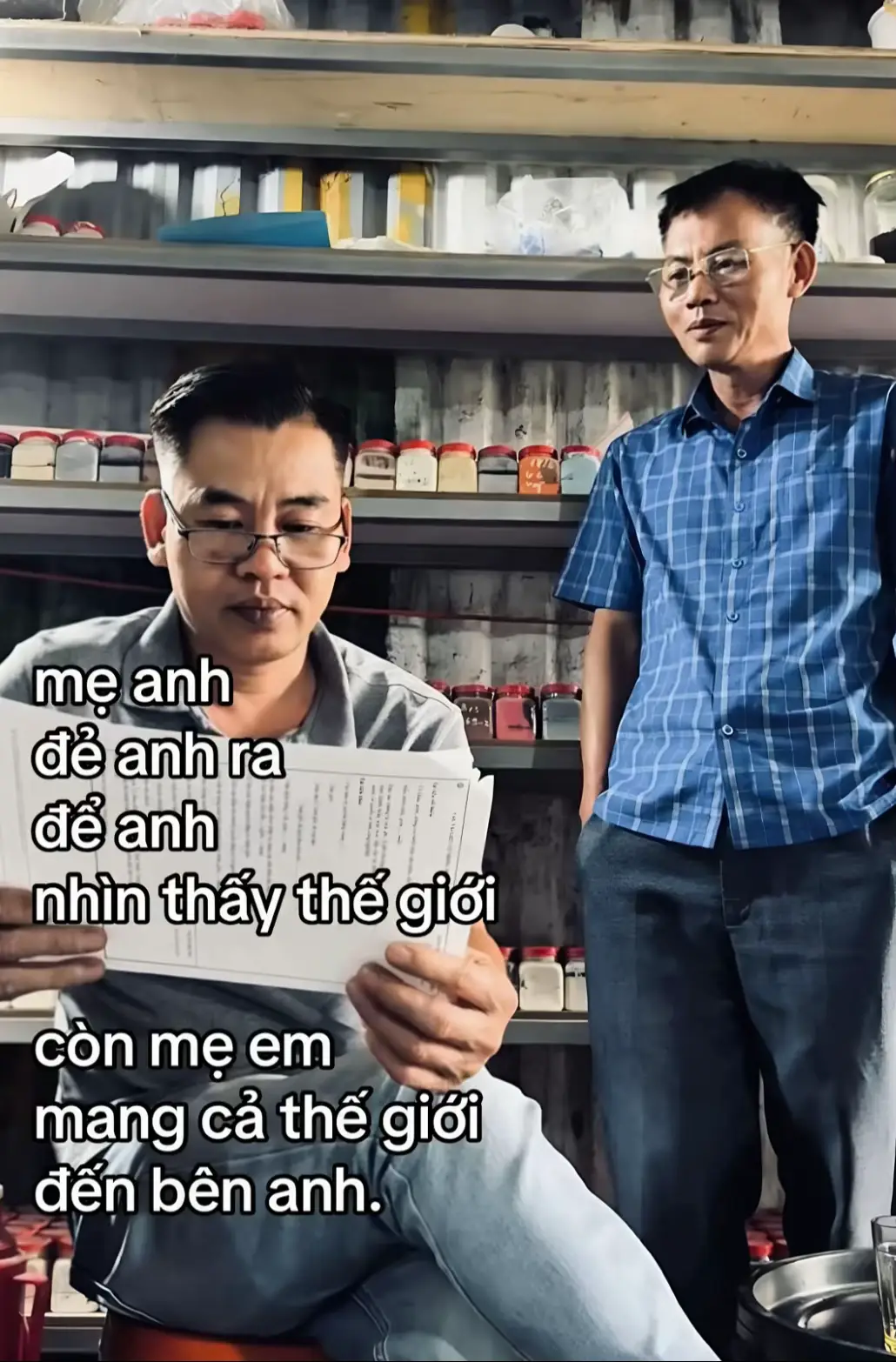 Sau này nắng có tắt, mây kia có bạc màu, xin tay người nắm chặt đừng để mình lạc mất nhau …
