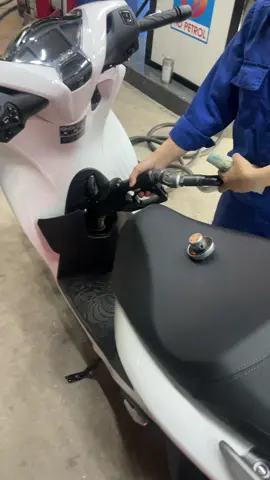 Kỷ niệm lần đầu đổ xăng cho e zai! #sh125 #sh160 #xuhuong 