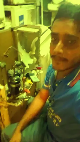 তুমি কাজের পিছনে ছুটো মানুষ তুমার দিকে ছুটবে।#foryoupage #trending #tiktok #fry 