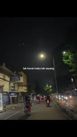 pilih yang hitam atau yang manis?