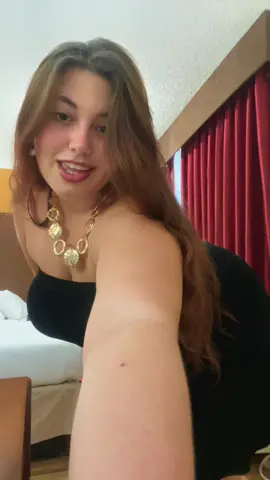 A moment for this outfit 