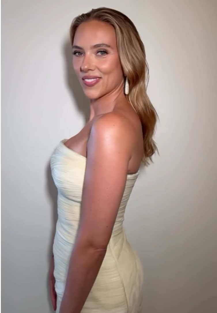 Emmy 2025 🤍 #scarlettjohansson 