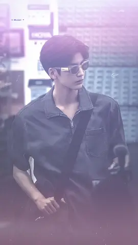 Aaaaa cuteee👉🏻👈🏻😖💋💕#zhanglinghe张凌赫 #fyppppppppppppppppppppppp #actorchinese #lewatberanda #linghe 